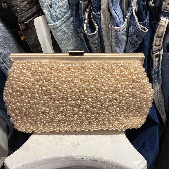 Urban Expressions Handbags - Samiras pearl beaded frame Evening formal clutch bag